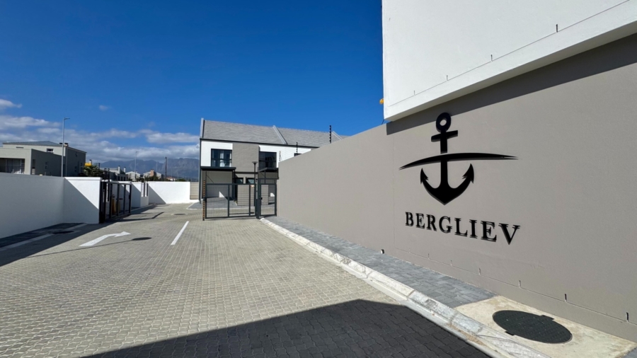 2 Bedroom Property for Sale in Whispering Pines Western Cape